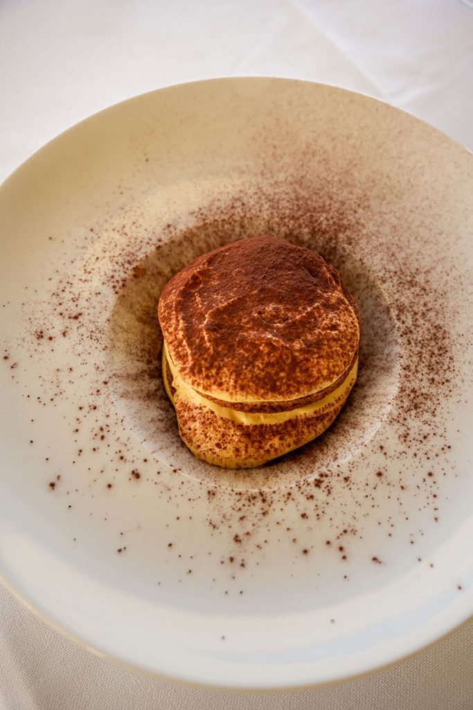 Preparazione espressa del Tiramisù d'asporto a Alassio El Galeon